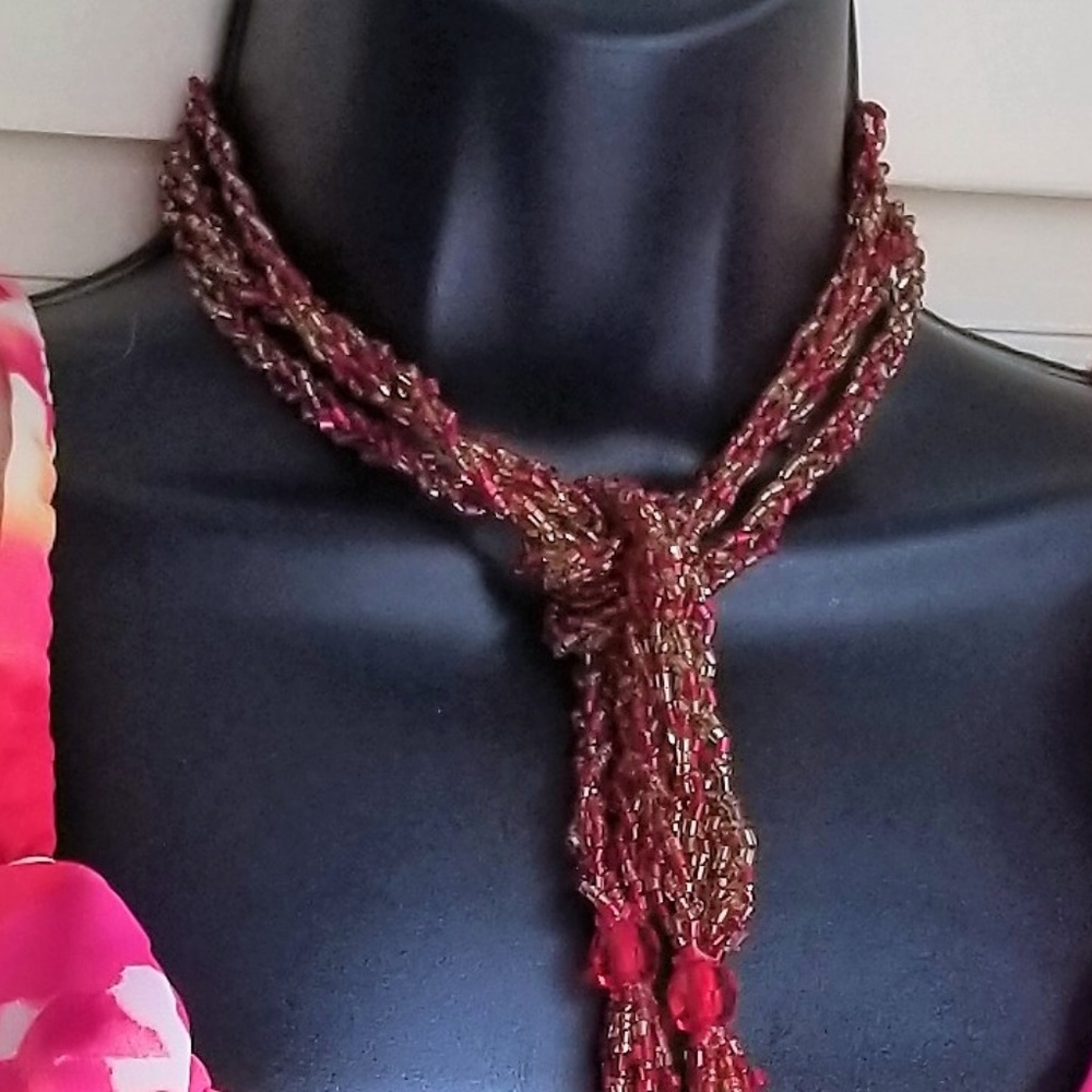 ✳Free w/ $10 purchase✳ Hand Beaded Necklace NWOT - Picture 4 of 7